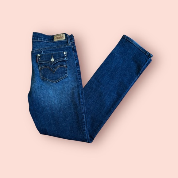 Women’s Levi’s Jeans - Picture 5 of 11